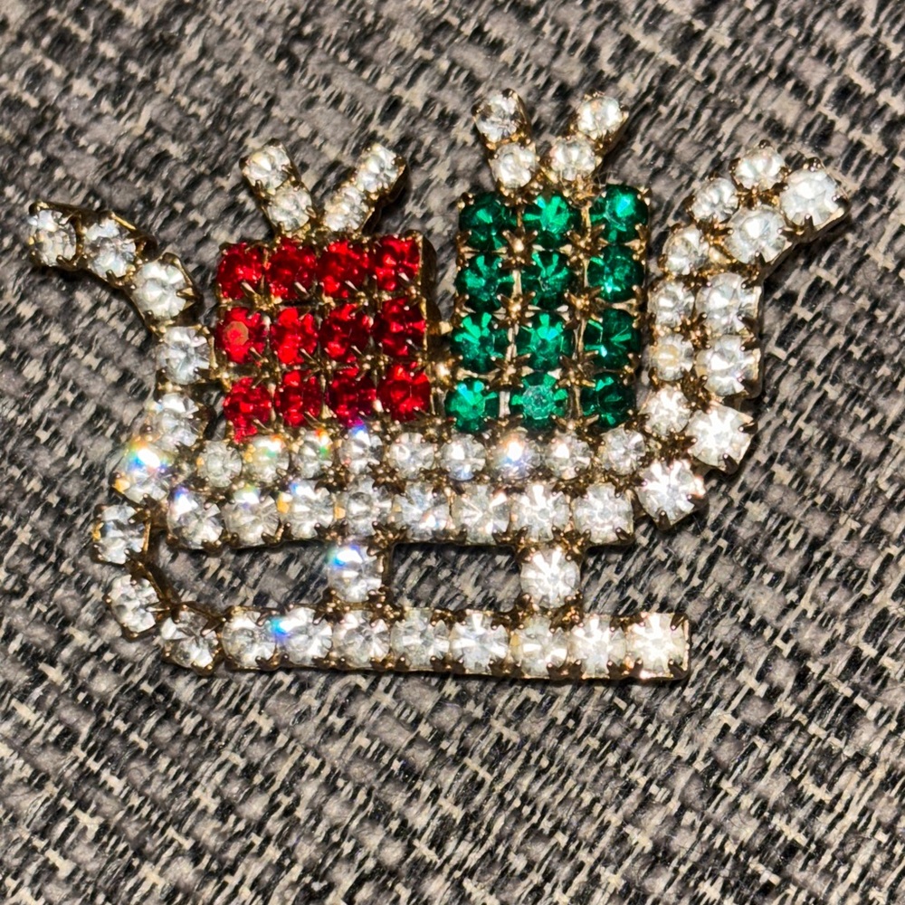 Vintage Christmas Sleigh Brooch Rhinestone Presents Gold Tone Holiday Pin